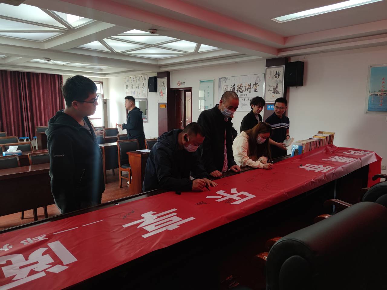 蓝信图片_0880c28e0410aae3cb01.jpg