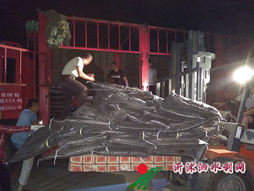 物资清点装车.jpg